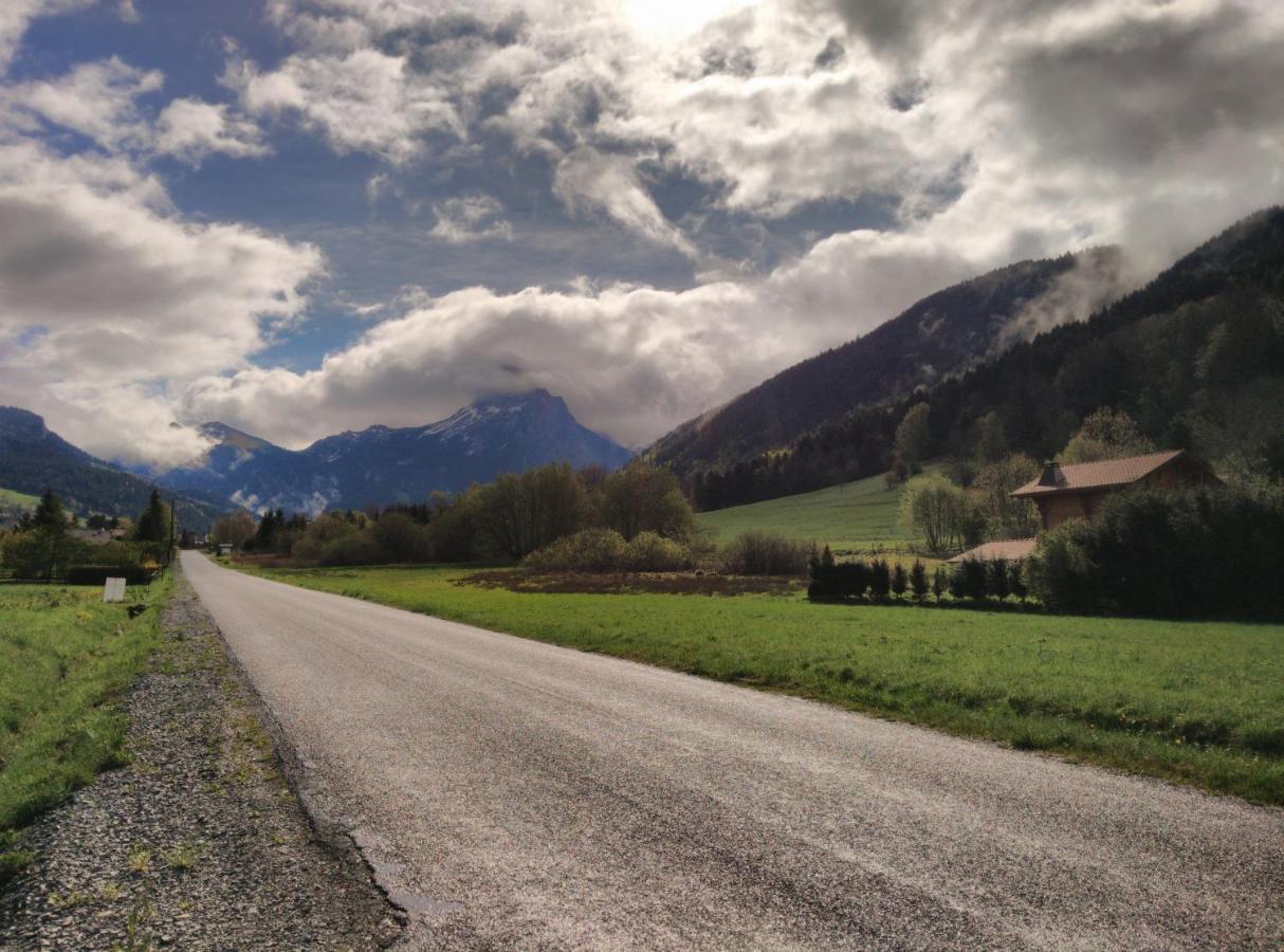 Appartement T2 A Bernex Avec Wifi, Vue Sur Montagne Bagian luar foto